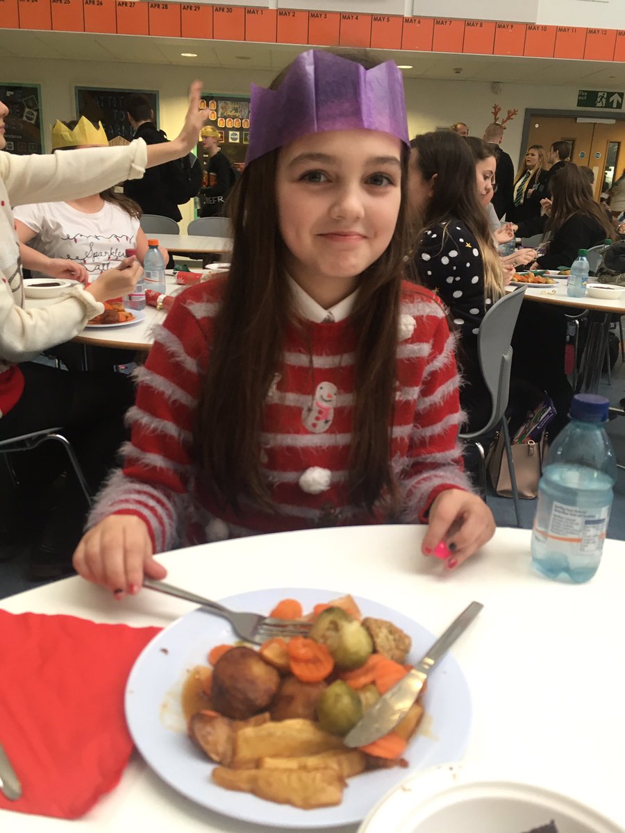 sirius_north's tweet photo. #SANChristmasdinner is underway! ⛄️🎄🎅 https://t.co/Yx9DLZId7K