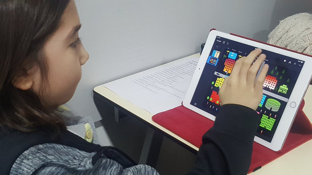 AylinKeskinkale's tweet image. Using our tablets,we create our &quot;Green City&quot;and we try to find some solutions how to live more naturally. #heranımdabahçeşehir #masterjuniour #Greencity