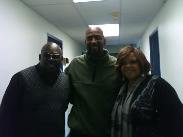 RealGospelXman's tweet photo. TBT πβ³
For David and Tamela Man to have stopped by to visit me really made my day! God has allowed me to meet some incrediblepeople over the years.
πΆπ»π§π
#TylerPerry #DavidMan #tamelaman @OWNTV #throwbackthursday #radio #music #musicindustry #gospelmusic #radio #OWN https://t.co/IYcmJYQJd9