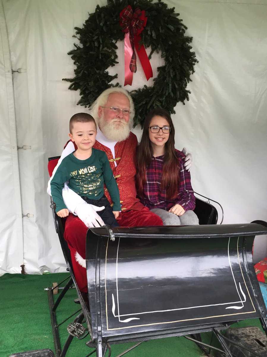 firemandannyboy's tweet photo. Christmas 2013!! I miss my kids being so little!   #CASHville #IHXLightsUpDecember @Karingarrido2 @jillmill321 @ShaneStargel https://t.co/YUGjcysg9s
