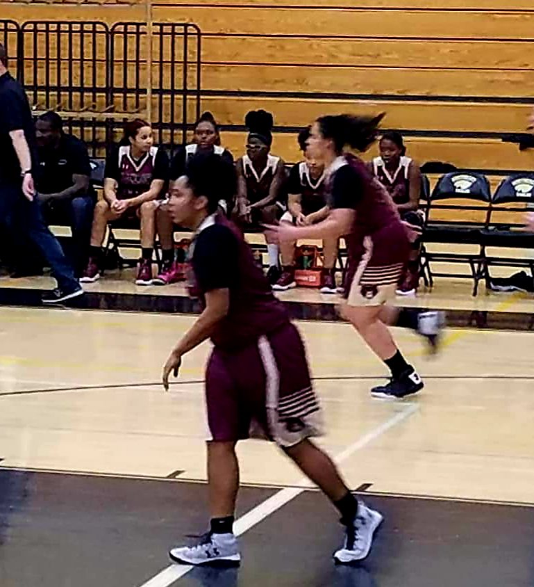BlazersMaryland's tweet photo. Okkayy👀 not 1 but✌🏽 Md BLAZERS lead their team @HaHsathletics with BIG⚠️ #DOUBLEDOUBLE in a huge 84-42W over undefeated Northeast HS!! 2021 #33 Jocleyn Fogle (PF) 23pts 12rbds & 2019 (unsigned) #45 @nyelle_9 (C) 22pts 10rbds!!! They're #dbldblmachine ballers🔥#blazerstyle💪🏽💯😤 https://t.co/Ee114lKljf