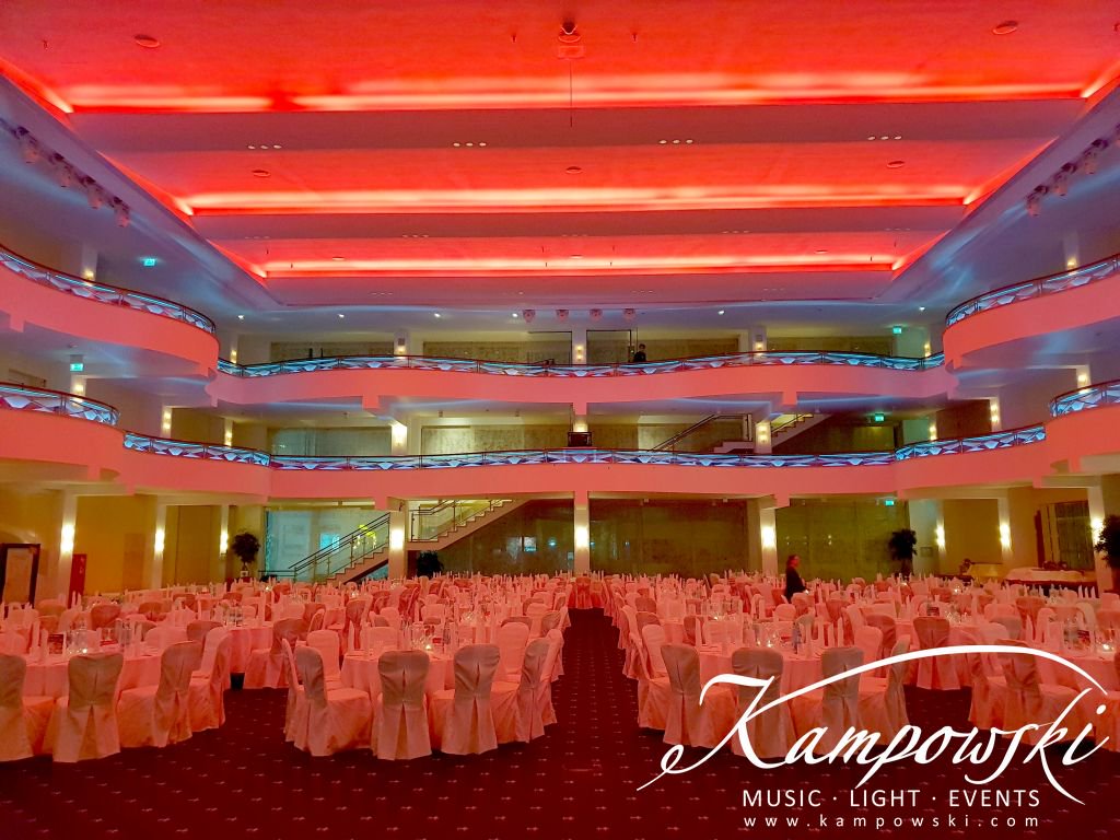 KampowskiEvents's tweet photo. Wir freuen uns auf 350 Gäste in Kassel 🎄🎄🎄.

#kampowski #christmas #xmas #party #gala #entertainment #firmenevent #band #musik #kassel #weihnachtsfeier https://t.co/NIQsUUwB8v