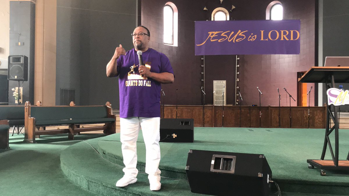 iamgaenisha's tweet photo. Today will be a #TimeLineFlood why because itβs #MyPastors #Birthday #HappyBirthday @pastorthurmon You are a gift to the body of Christ and my family ππππππ£π£π£π£ Love you https://t.co/jpZrTYqLGv