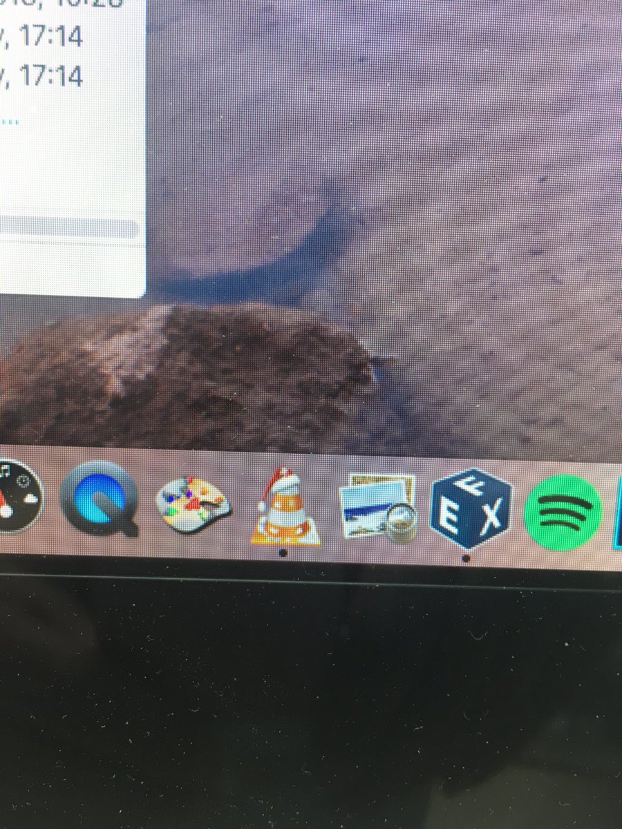 LightweaverTV's tweet photo. it’s that wonderous time of year when the VLC player dock icon dons his santa hat @videolan #vlcplayer #vlc #christmas https://t.co/fUyMimZSWj