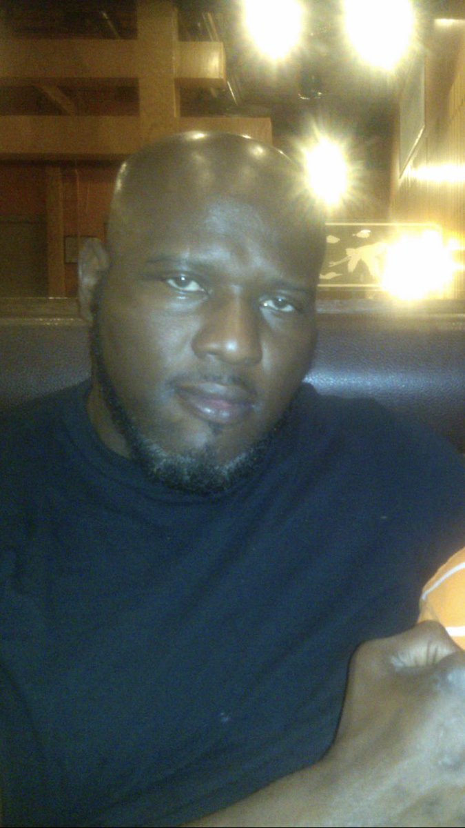 jayjizzil77's tweet photo. Words cant explain how much I miss you...it’s only been a couple of hours but it feels like you been gone forever....all I did was for you I love you more than anything...rest easy pops👏🏾👏🏾we love you 🖤🖤 https://t.co/erKlE3pOnL