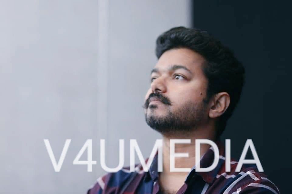 StudentsWingTVM's tweet image. Thalapathy VIJAY thanks giving meet for press peoples
#THALAPATHYSWAG 😍😍
#beardlook #classlook

#ThalapathyThanksGivingMeet
@StudentsWingTVM @actorvijay @VijayFansTrends @VijayTeamOnline @Thalapathy63Off