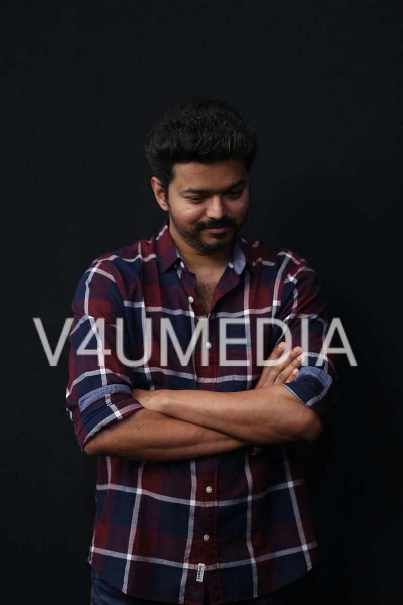 StudentsWingTVM's tweet image. Thalapathy VIJAY thanks giving meet for press peoples
#THALAPATHYSWAG 😍😍
#beardlook #classlook

#ThalapathyThanksGivingMeet
@StudentsWingTVM @actorvijay @VijayFansTrends @VijayTeamOnline @Thalapathy63Off