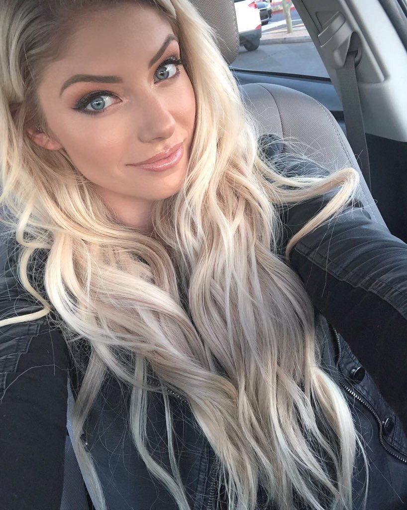 RT if you’d ride with Alexa Bliss

#WWE #Raw #SDLive #TLC
