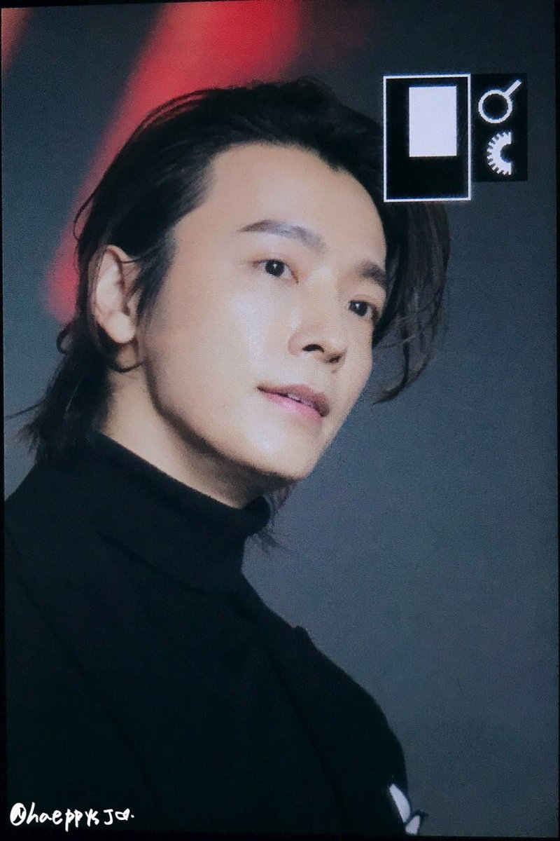 ぺろり Twitterissa 普通の男子だったら この前髪を適度に流し 後髪を無造作にお団子にして 後れ毛も残してって髪型 おそらく不潔感漂って意味不明なだけだと思うけど イドンへになると途端に王子様みたいという形容詞以外が思い浮かばない あまりに顔面がすごい