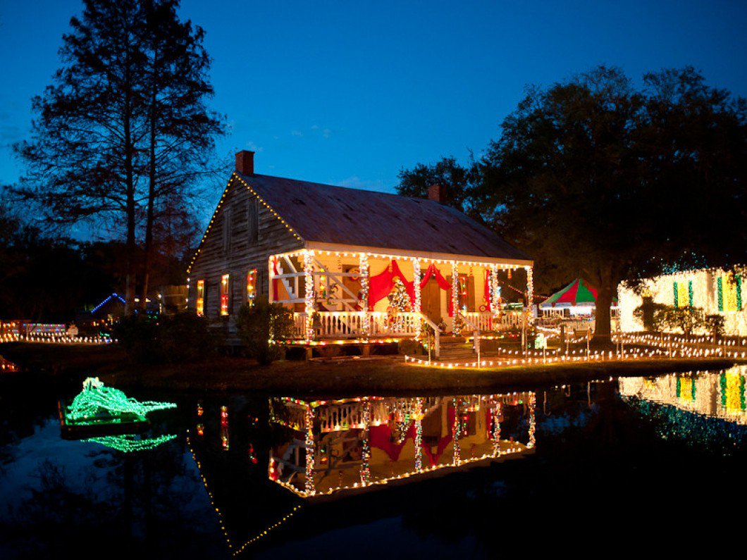 LouisianaTravel's tweet photo. From Papa Noelโs sled drawn by alligators to elaborate lighting displays, youโll see it all in Louisiana! Explore the Bayou State this season and share your holiday spirit with us. Snap, tag and share your pics with #OnlyLouisiana and #LAHolidays. >>> https://t.co/OR1AcCDU84 https://t.co/Mw6mrUoZ19