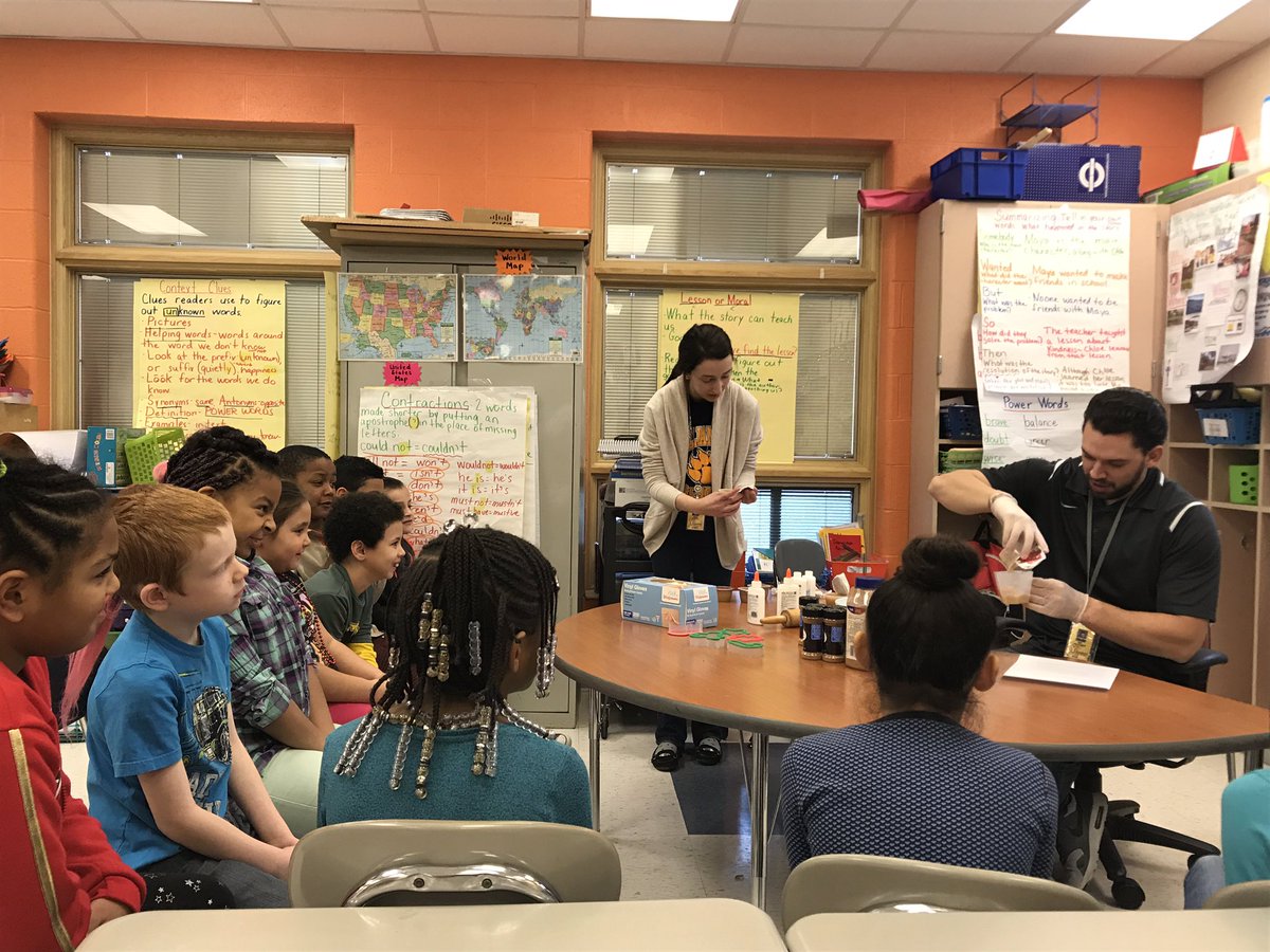 2nd grade Ss watch intensely as Mr. Warner demonstrates how to make #nobakecinnamonornaments #itsthattimeofyear #studentengagement #rigorandrelevance #WilliamsonProud <a href="/YtownSchools/">Youngstown Schools</a>