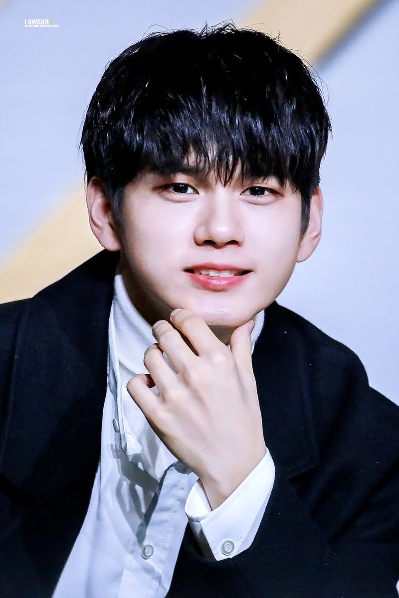 Iswear_Osw's tweet photo. 181220 KPMA

섹시 큐티 허니~

#옹성우 #OngSeongwu
#워너원 #WannaOne https://t.co/1k1lGHa3J7