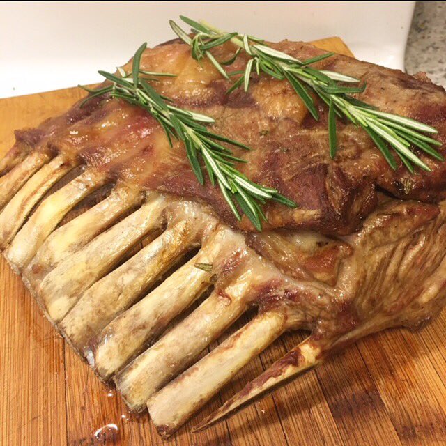 KitchenSprout's tweet photo. @dilisos #TorontoRun🏃 to .@dilisos in @StLawrenceMkt #ChristmasCreations #FreshTurkey #StuffedTurkeyBreast #PrimeRibRoast #StuffedPorkRoast #RackOfLamb #Tourtiere #SmokedHam #FilletMignon #PorkRoastWithRosemary #ChristmasDishes #MerryChristmas #CheersFromToronto🥩🍗🍖🍴🥂 https://t.co/5Ef30mMnHf