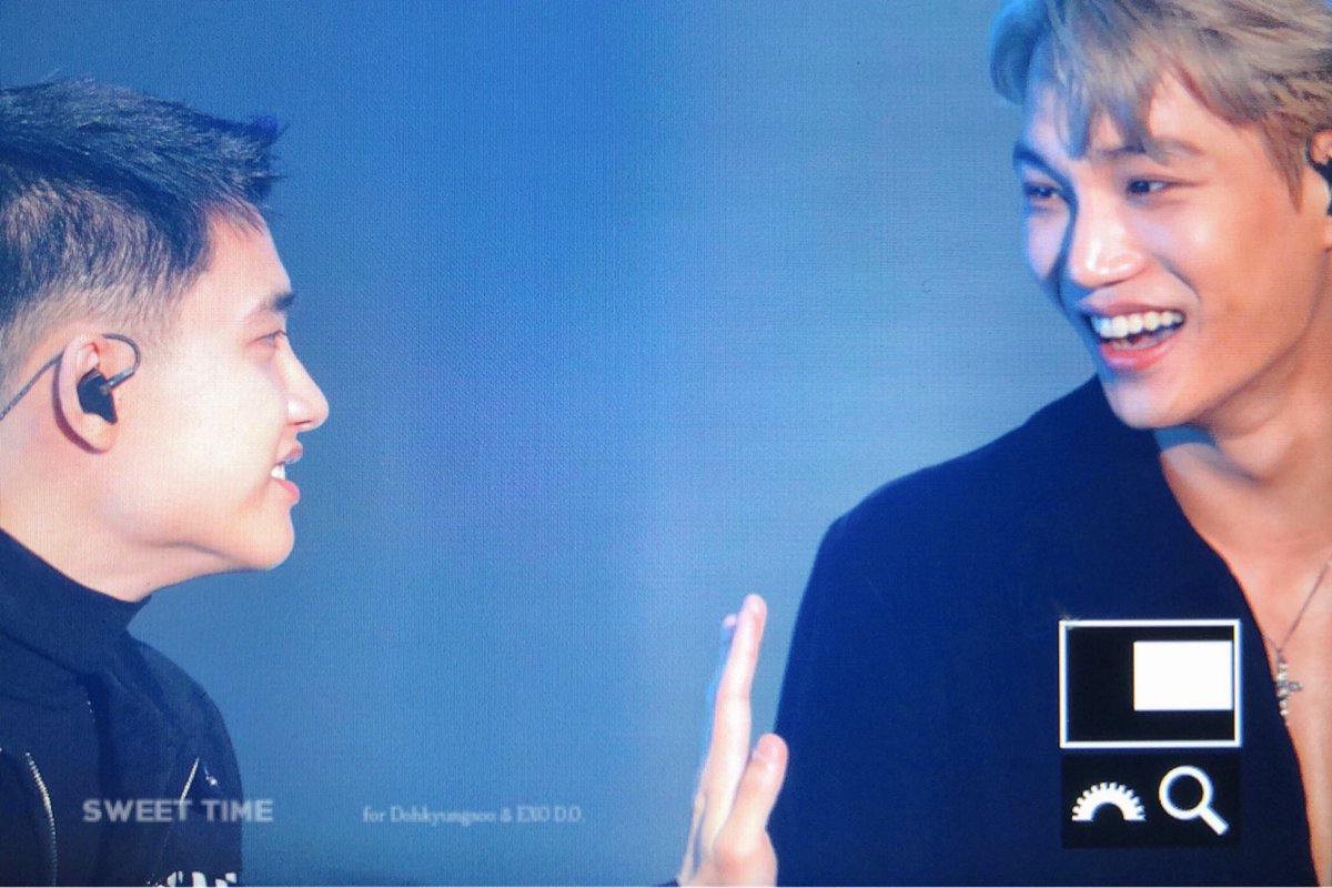 112sweettime's tweet photo. 181220 
잘했어 해주는 다정한 엉아 ㅠㅠ♥️ 

#도경수 #디오 #DohKyungSoo #DO (D.O.) @weareoneEXO #EXO⁠ ⁠#스윙키즈 #언더독 #LoveShot #러브샷 #어디에도_없을_완벽한_EXO https://t.co/dUfX0ftoO7