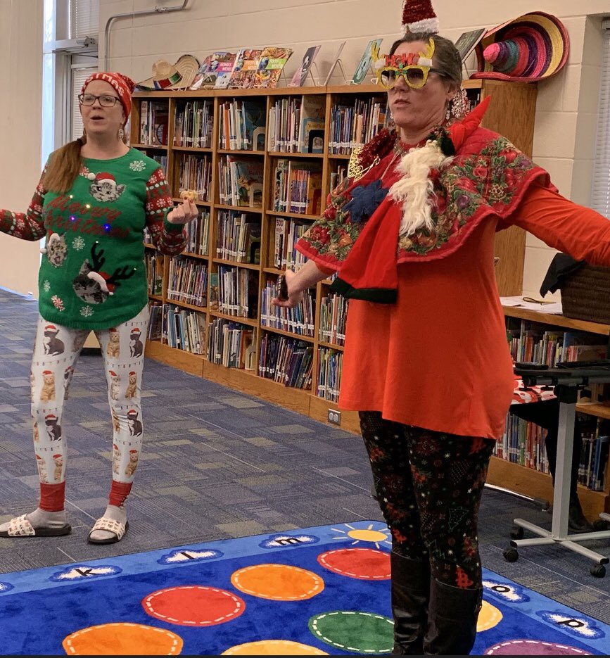 MsKateMcGee's tweet photo. #WUESholidayfun with our awesome staff! #WUESfamily @WesternUnionES https://t.co/D93clfyKWJ