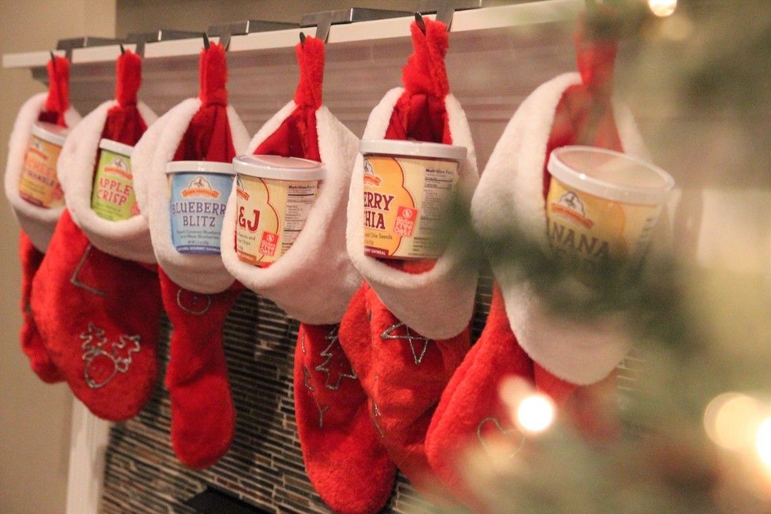 Strawpropeller's tweet photo. Santaβs favorite grab-and-go meal for a long night in the sleigh π π
_________________________
#hohohoatmeal #oatmeal #breakfastwithpurpose #strawfam #snackonthis #glutenfree #nongmo #vegan #kosher #madeintheusa #allnatural #nopreservatives #proteinpacked #fiberpacked https://t.co/cuyntLIn8S