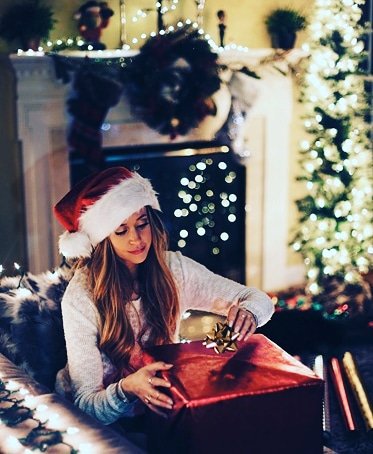 Launderedlinen's tweet photo. Where will you a celebrate Christmas? #Christmaspoll #question #Christmasceleberation https://t.co/soUIhFppml