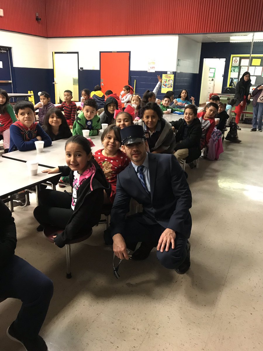 It’s Polar Express day @Franklinhisd in the East with our very own one conductor Mr. Rodriguez! #WeAreEastEnd #hotcocoaandpajamas #literacyfirst @HoustonISD @wmontanez1