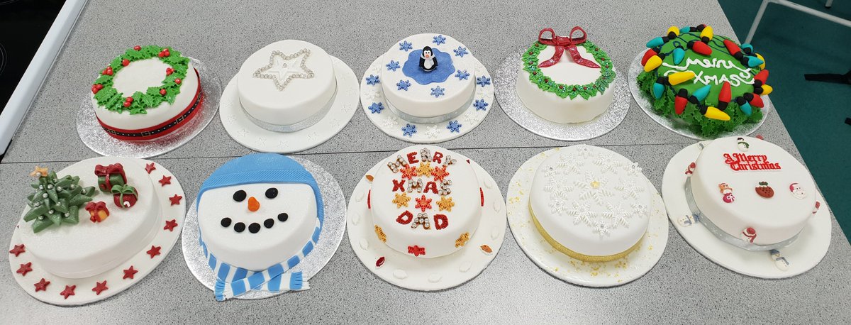 Staff Christmas Cakes 2018.  Well done everyone!  Brilliant results! Our winners will be announced tomorrow! @BannockburnHigh