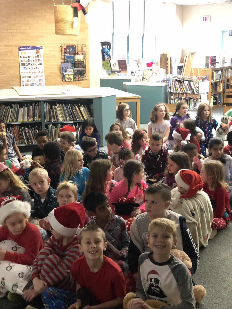 🚂It’s the most wonderful time of year! Love this tradition: watching the Polar Express with my students!! 🚂