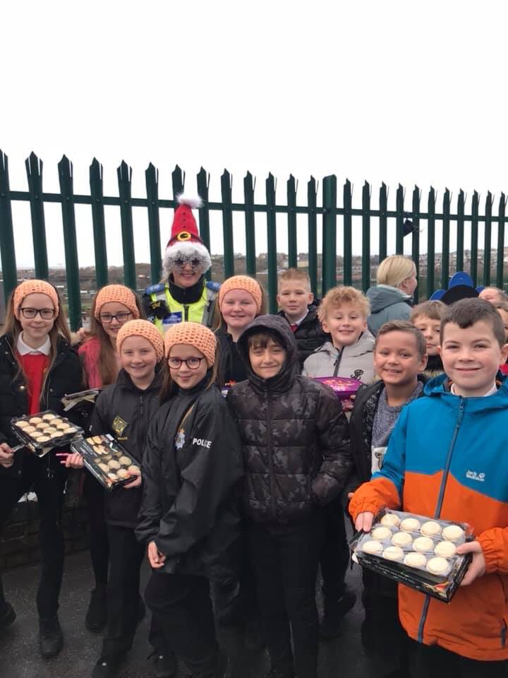 A day in the life of a PCSO and mini police officers. We take our role very seriously 😂🎄🎅<a href="/MinipoliceR/">Mini Police💙</a> <a href="/Allerdalepolice/">Allerdale Police</a>