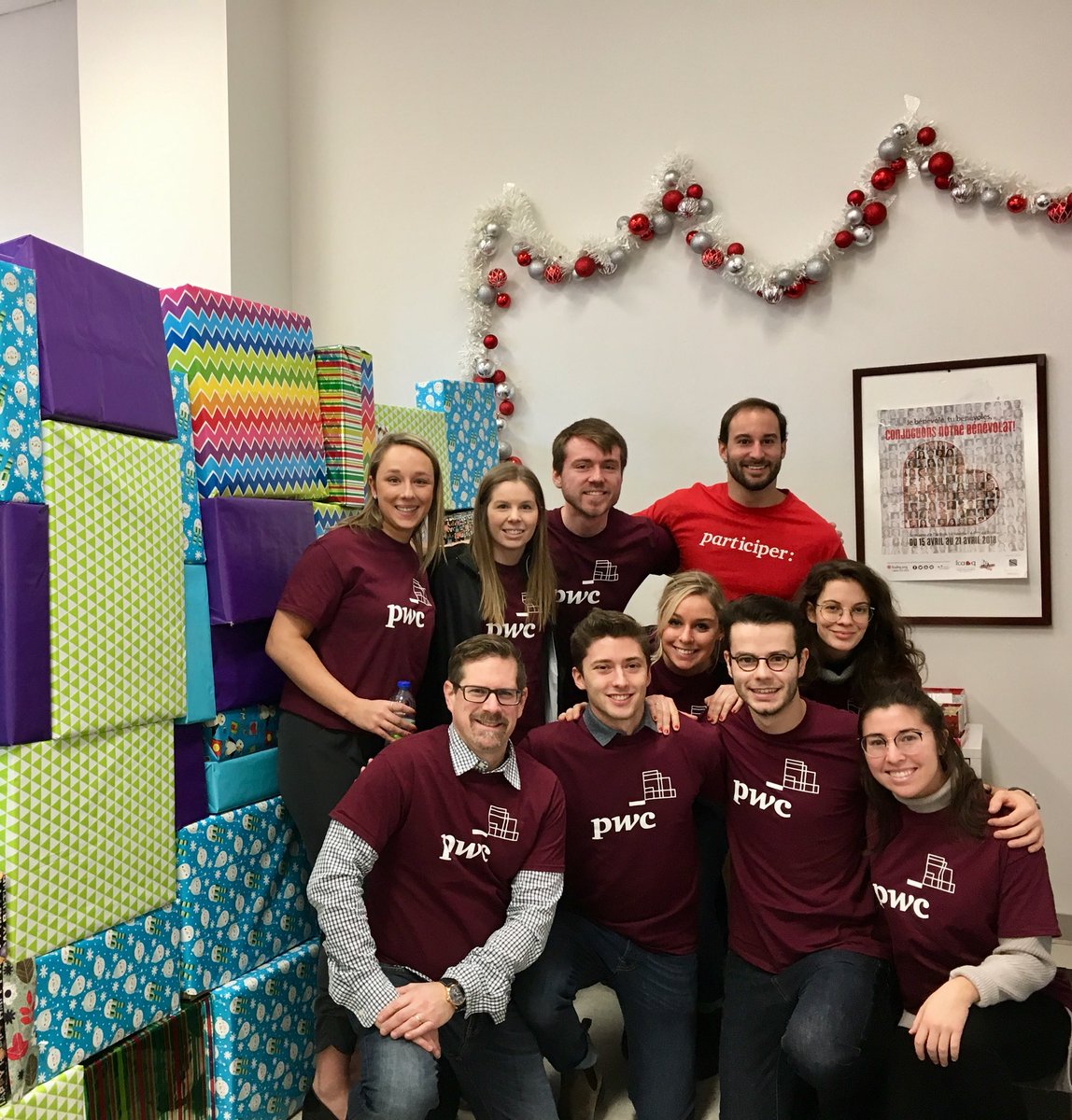 AnnaLafor's tweet photo. Bel avant-midi de bénévolat au Centre des Femmes de Montréal avec notre équipe #PwCMtL Des rencontres touchantes et inspirantes. Ensemble, nous pouvons faire une réelle différence ! #PwCProud https://t.co/tubb5fP7cY