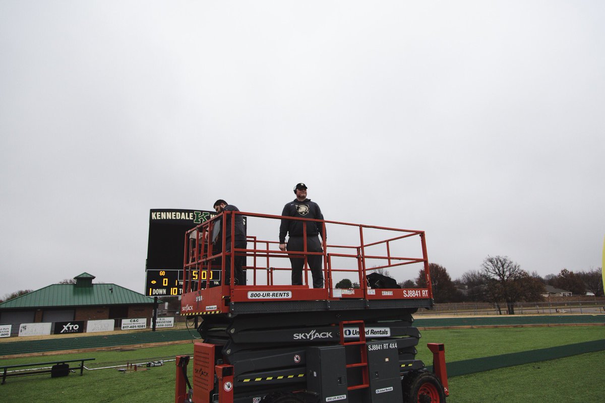 ArmyFBVideo's tweet image. Video from above