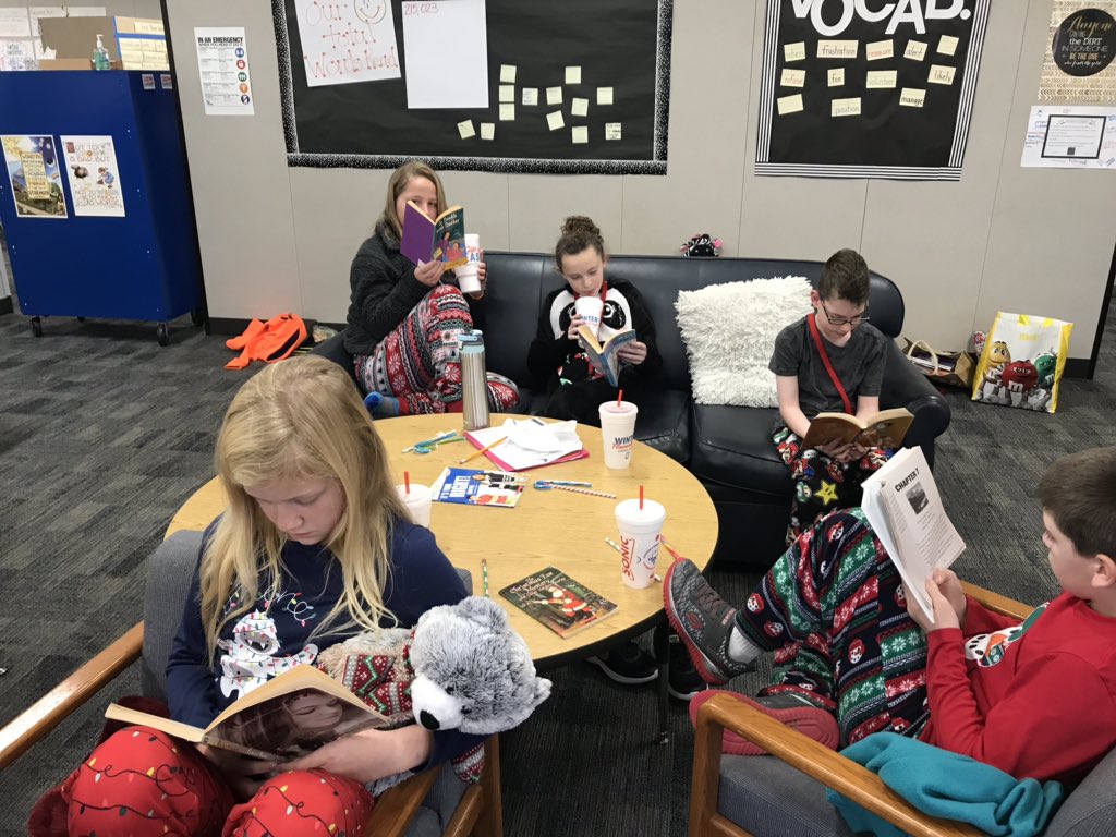 epuenteKISD's tweet image. We did it!! Our AMAZING students have read a total of 217,425 words!! We are celebrating with a Sonic party!! #goals #read180 @susanwa13565113 #HESkindminds @Hamilton_Lions