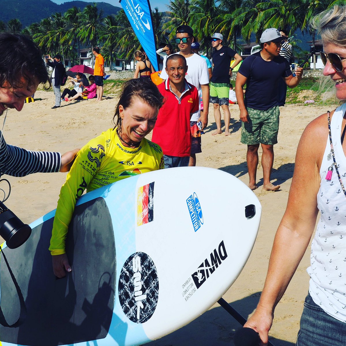 Big moments will stay in your heart forever💚Will never forget the deep emotions I had after winning my first repechage round <a href="/isasurfing/">International Surfing Association</a> #sup Worlds in China 🇨🇳 
For me it was achieving personally something really big and important and I think that’s what counts in life 😀