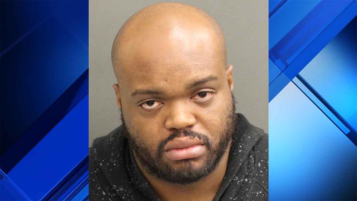 Florida man accused of killing wife, leaving body for children to find when they woke up bit.ly/2PQ5zir?utm_so… https://t.co/6Uhzy2Zq0q