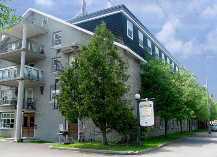 PrimecorpPM's tweet photo. #ForRent this New Year 2019 in #Aylmer! 1 Bedroom Units: $700.00-$800.00 &amp; 2 Bedroom Units: $875.00-$900.00. All utilities included plus one parking space. https://t.co/Ese7zooJY8