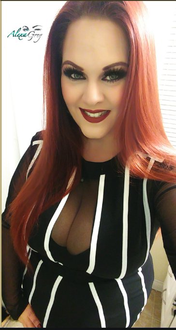 I love getting to get all dressed up for parties! I felt so sexy in my new dress from @FashionNova! Thanks<a href="/tag/newprofilepic"class="tags"><span>#newprofilepic</span></a>