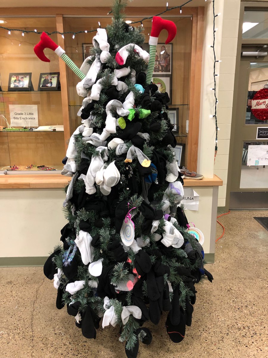 ⁦<a href="/CentreofHopeYMM/">Centre of Hope</a>⁩ donations from ⁦<a href="/WGHillElem/">WG Hill Elementary</a>⁩ classes #happyholidays2018 #communityspirit in #ymm ⁦<a href="/FMPSD/">Fort McMurray Public School Division</a>⁩ #MerryChristmas