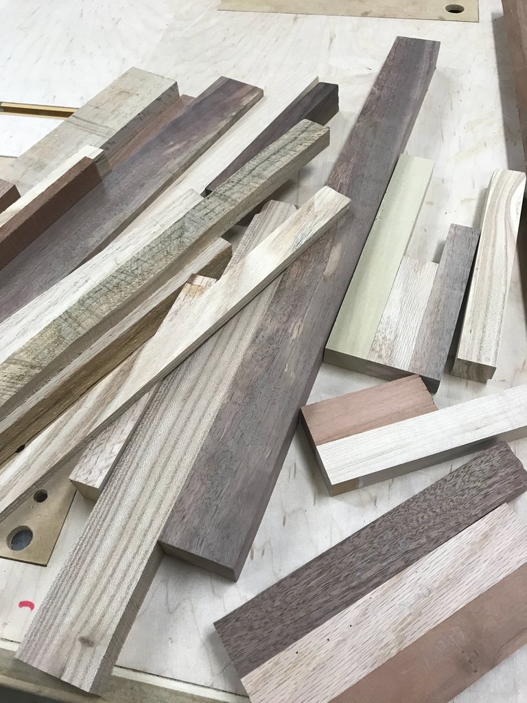stoneandsonsws's tweet photo. Last year I made a few gifts in one day for Christmas presents. Actually, several pens, several sets of coasters, and a door mat made from walnut π³ You still have time! https://t.co/czCQEZmnyi #woodworking #diy #stoneandsonsworkshop #christmas #gifts #walnut #pens #coasters https://t.co/047kgl9BPX