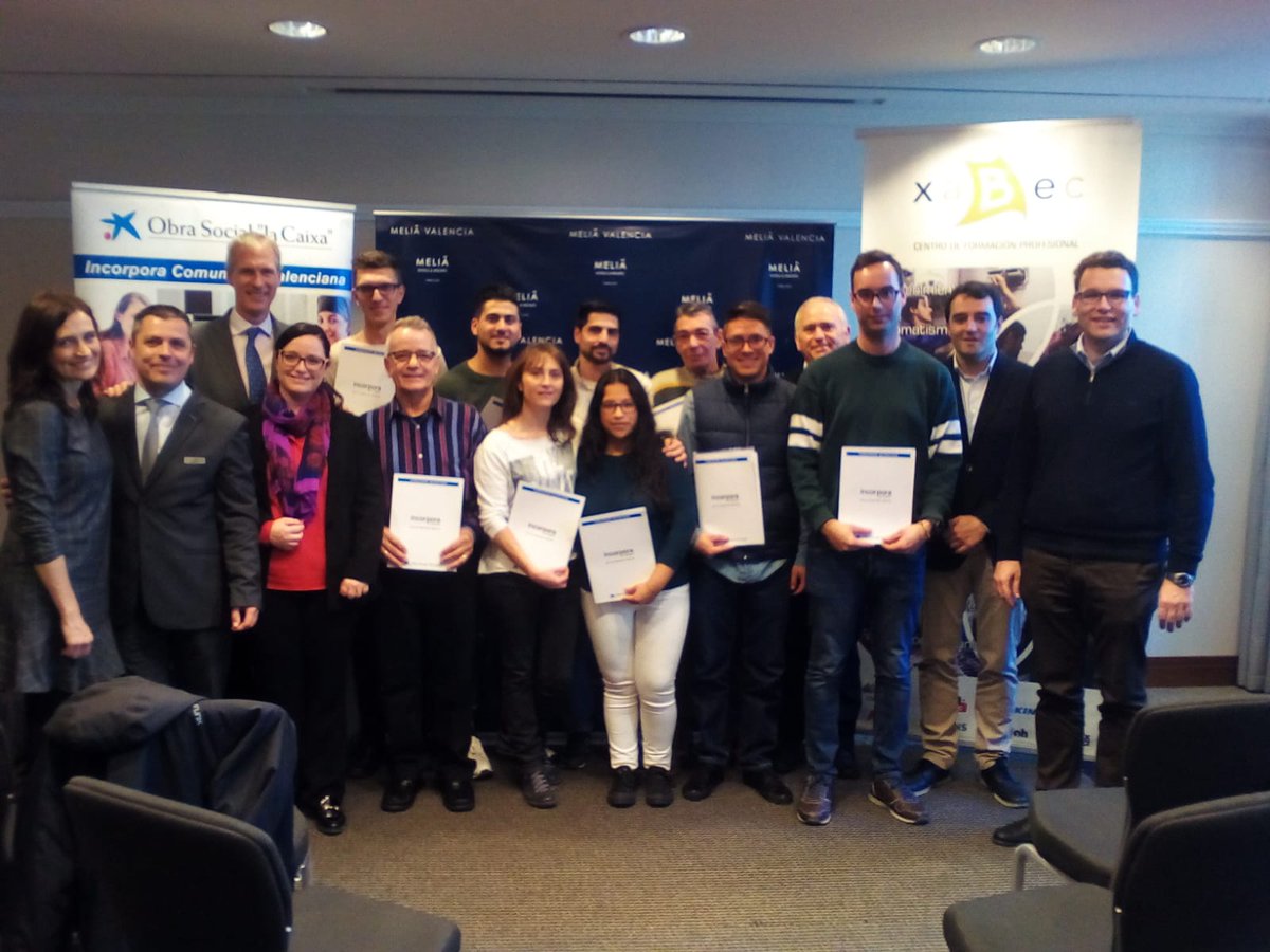 XabecCF's tweet photo. Ha finalizado el curso de Camarero de Sala, dentro del programa Incorpora, de la @FundlaCaixa
Este curso ha sido impartido en Xabec, con la colaboración del Hotel Meliá.
Tras la realización del curso, los alumnos y alumnas se han incorporado a trabajar en el hotel😊 ¡Enhorabuena! https://t.co/Qw0vjjVTOs
