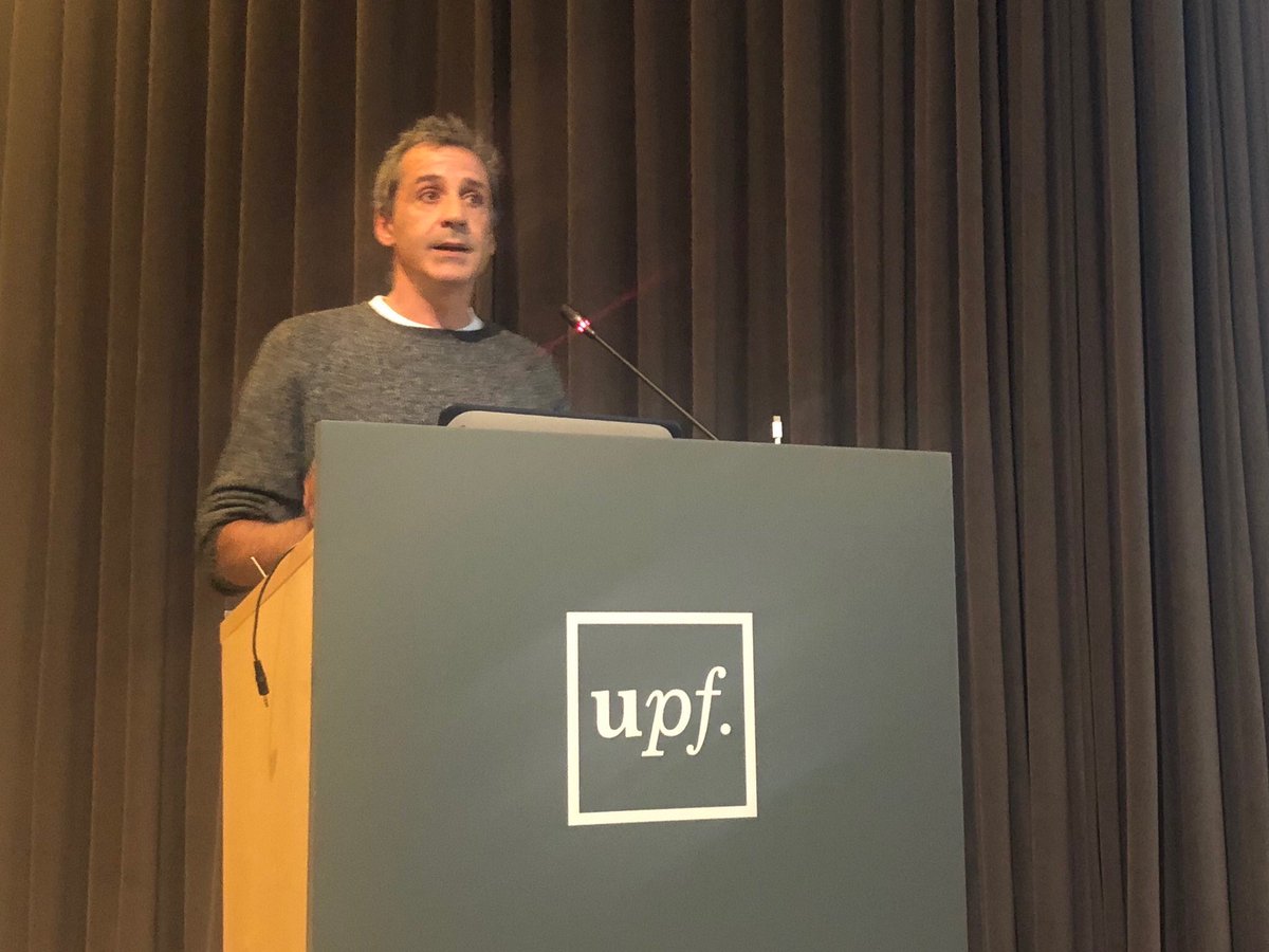 CVC_UAB's tweet photo. Our researcher Dr. Lluis Gómez is presenting his #cvpr17 paper on multimodal neural embeddings at #dlbcn2018 (pics by @dlbcnai) #cvcmoves https://t.co/6bEsiHaPMo