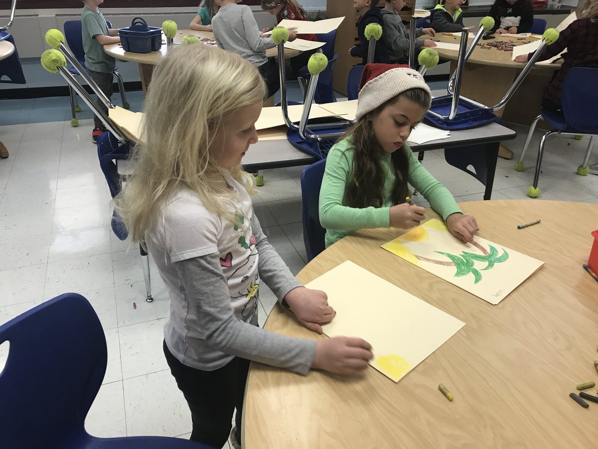 ArtEdTweets's tweet photo. #firstfrade #students #made portfolios in #art   They learned the importance of #art #portfolios and keeping #artwork #protected #goodcraftsmenship https://t.co/nmFK5AScf9