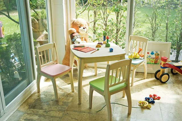 ModernTots's tweet photo. Most parents pay little-to-no attention to the chemicals used in their child’s furniture or how they are made. But alarming new studies are revealing the dangers of common chemicals found in furniture. https://t.co/Y6HNUh11dy https://t.co/TpLI2rWPTv