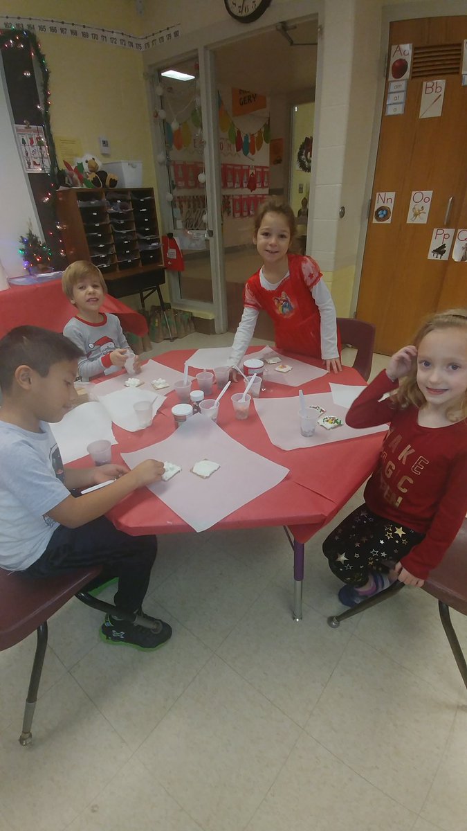 HSauble's tweet photo. Christmas Celebration @mrswill_class https://t.co/hKc6Hewh8Q