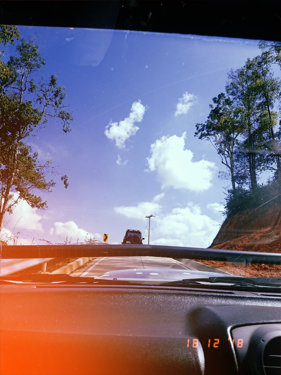 _amrly's tweet photo. Lovely view but challenging roads https://t.co/sFfkWdpgtq