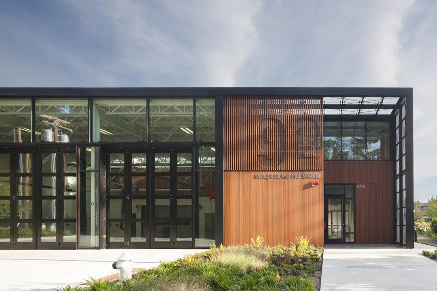 Mercer Island Fire Station 92 by @millerhull. #ARBestOf2018 bit.ly/2t3cmw2 https://t.co/OZSB1Mzekg