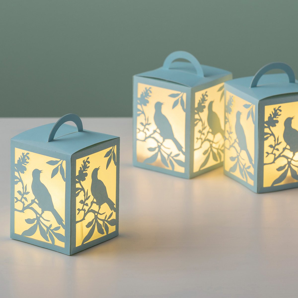 Light up your home with these festive DIY lanterns made using Martha's @OfficialCricut Explore Air 2 machine. ow.ly/bRLs30mZvqs