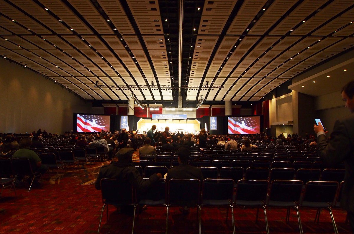 MusicaEterna_en's tweet photo. So nice concert ! US army band #MidwestClinic #midwest2018 https://t.co/bKQrXTGXrK