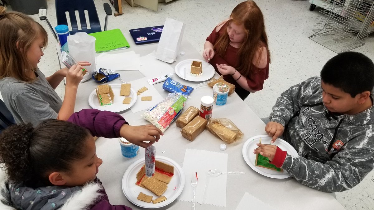 POV STEM Maker club solving problems and creating buildings. #vbits #pointofview
