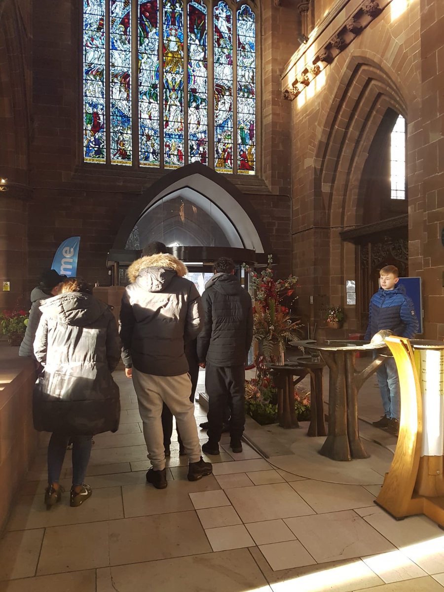 cobskings's tweet photo. In amongst the festivities, Orange group took time out to support those in crisis in Birmingham. A visit to St Martin’s church in the city centre with gifts and donations for the homeless. @COBSPRU https://t.co/hnJk44TfwN