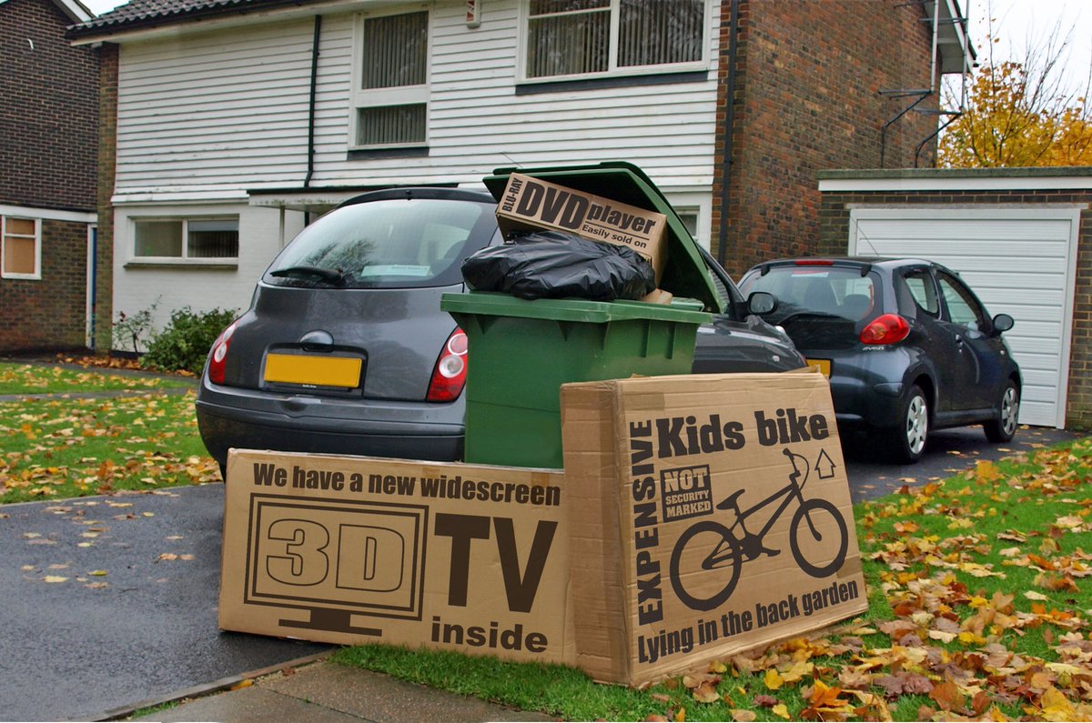 Out with friends or loved ones today? Don't forget that #Christmas wrapping and boxes left outside your home can advertise what's inside. Most people dispose of packaging carefully. Do you? #KentAgainstBurglary