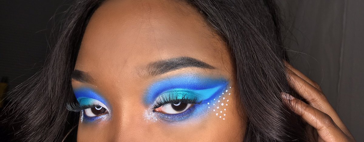 This break is giving me sooo much more time to get back to what I love doing!! Hope you guys love this look as much as I do ❄️💙❄️🌨🥶
#makeup #hudabeauty #blue #wintermakeup #snow #fentybeauty #morphe