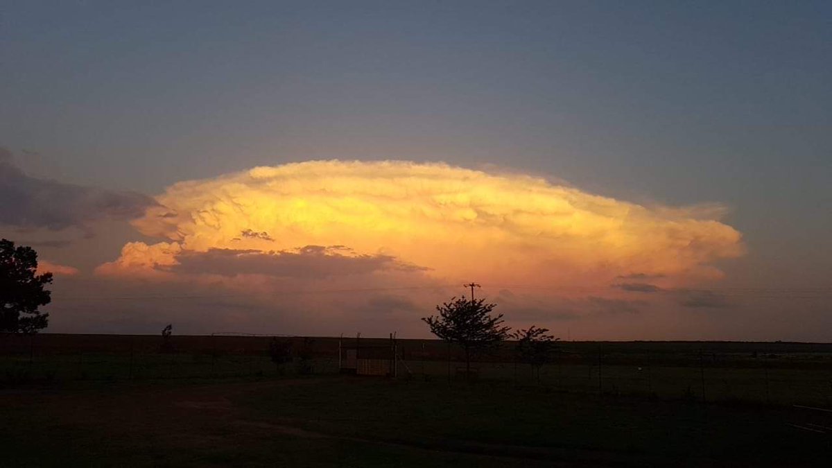 ReenvalSA's tweet photo. Dit wolk was vandag hier in #Bapsfontein in die rigting van Witbank π·: Jess Clark @eNCAWeather @SAWeatherServic @AfricaWeather_ @venter_annette @JoelGuy_ @debeer_anika https://t.co/Ts6ga8SIht