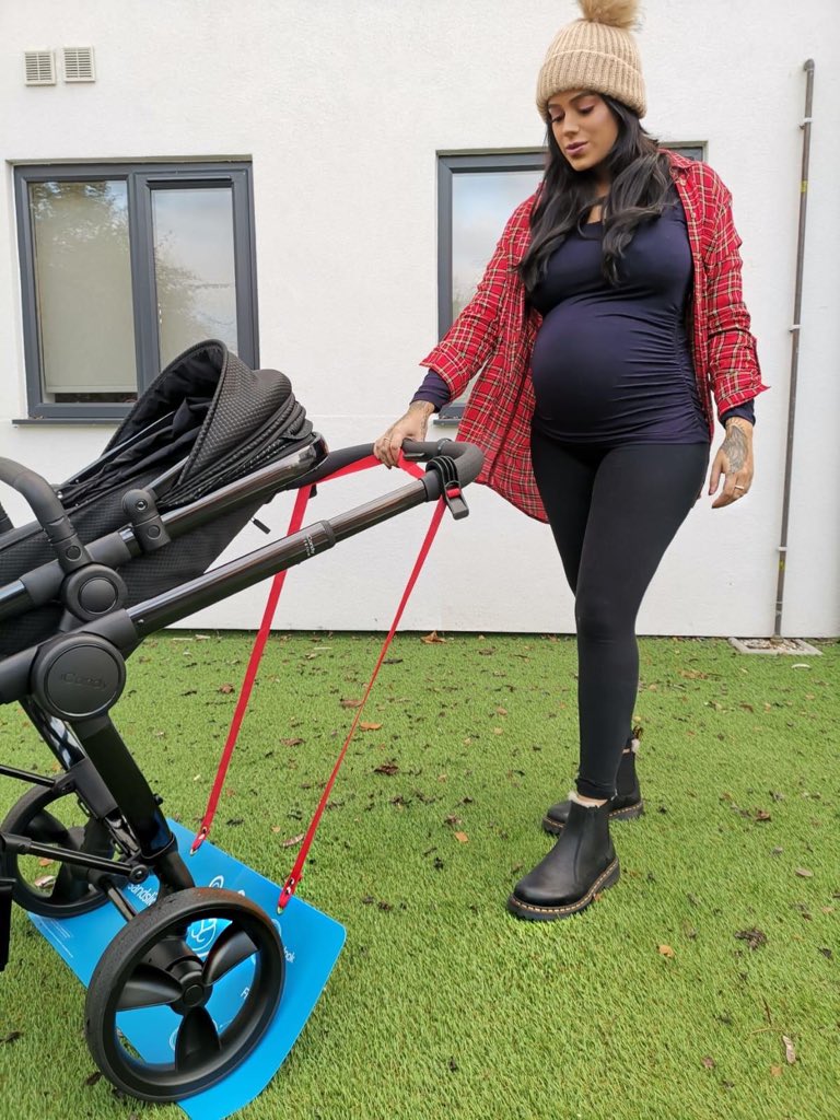 Discount Code!
<a href="/MissMalinSara/">Malin Andersson</a> I’m taking this great pram accessory on my hols and you can too <a href="/sandsliders/">Sandsliders</a> are the perfect solution to get your pram across the beach or snow. sandsliders.com Use discount code malin15 ❤️🎄