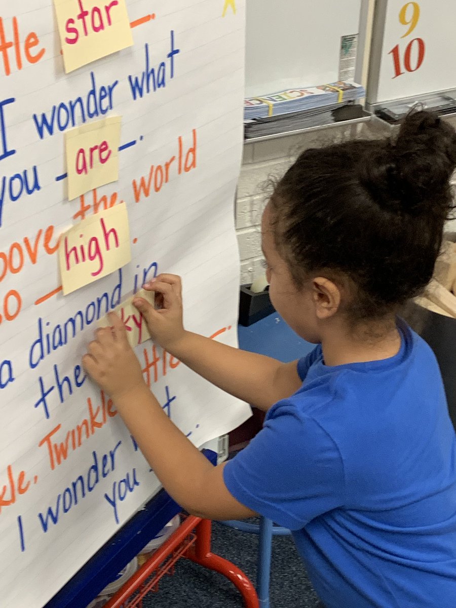 Matching rhyming words to complete our nursery rhyme. #TwinkleTwinkle #riveraprek #LWPawPride #NKCTitleOnePrek